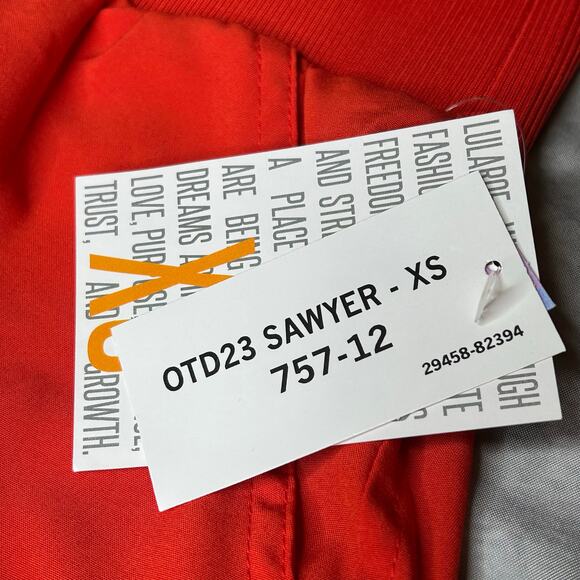 NEW Lularoe Crop Cargo Pants Women XS Runs Large Bright Red Athleisure Hiking - Picture 3 of 7